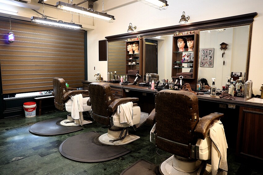 【嘉義理髮廳推薦】時髦英式油頭、紳士復古風讓你秒變型男 還有貓咪店長坐鎮｜Eugene's Barber Shop x 嘉義