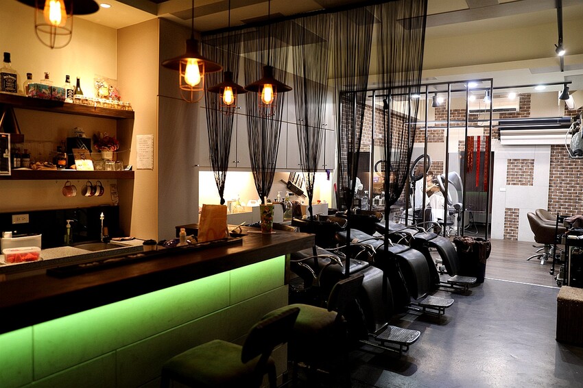 【嘉義理髮廳推薦】時髦英式油頭、紳士復古風讓你秒變型男 還有貓咪店長坐鎮｜Eugene's Barber Shop x 嘉義