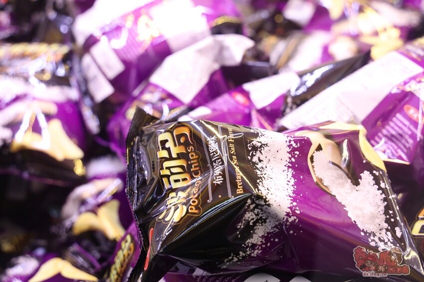 【台南娃娃機】麻吉馬親子樂園！新型態親子樂園，韓式拍貼機、旋轉木馬和花式棉花糖，還有上百台娃娃機一次玩到底~ - 熱血玩台南。跳躍新世界