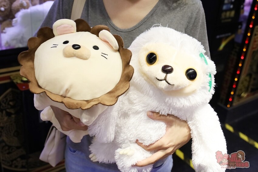 【台南娃娃機】麻吉馬親子樂園！新型態親子樂園，韓式拍貼機、旋轉木馬和花式棉花糖，還有上百台娃娃機一次玩到底~ - 熱血玩台南。跳躍新世界