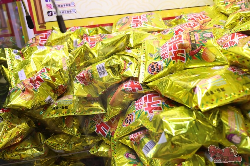 【台南娃娃機】麻吉馬親子樂園！新型態親子樂園，韓式拍貼機、旋轉木馬和花式棉花糖，還有上百台娃娃機一次玩到底~ - 熱血玩台南。跳躍新世界