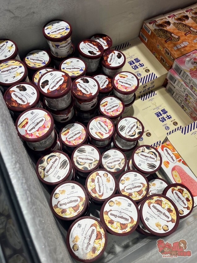 【台南娃娃機】麻吉馬親子樂園！新型態親子樂園，韓式拍貼機、旋轉木馬和花式棉花糖，還有上百台娃娃機一次玩到底~ - 熱血玩台南。跳躍新世界