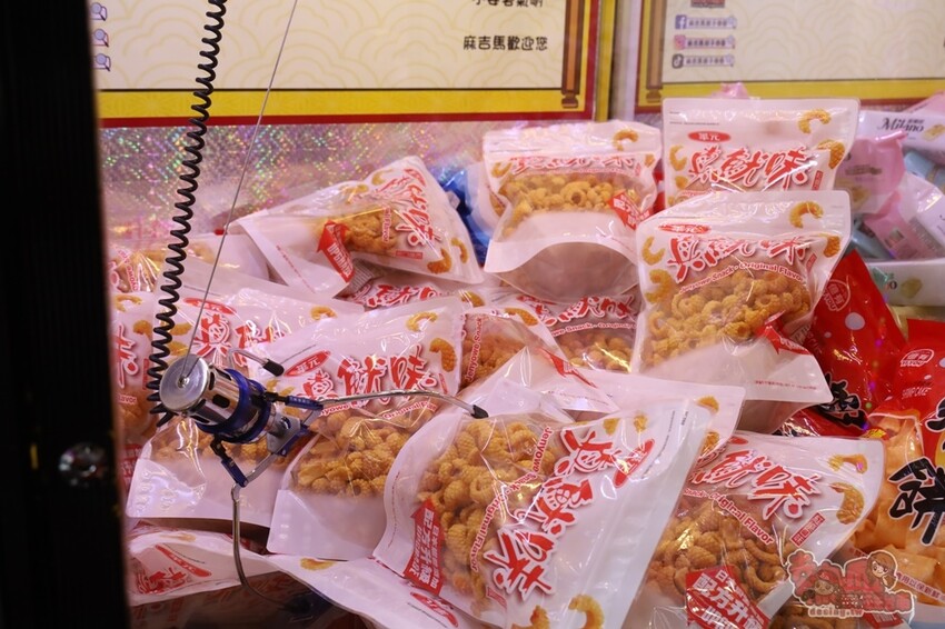 【台南娃娃機】麻吉馬親子樂園！新型態親子樂園，韓式拍貼機、旋轉木馬和花式棉花糖，還有上百台娃娃機一次玩到底~ - 熱血玩台南。跳躍新世界