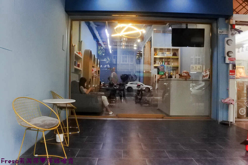 屏東染髮【UN hair salon】近觀光夜市商圈.霧棕色挑染橘紅系.打造女孩潮流品味│屏東燙髮│屏東火車站 - Fresa芙芮莎♥莎旅憶食