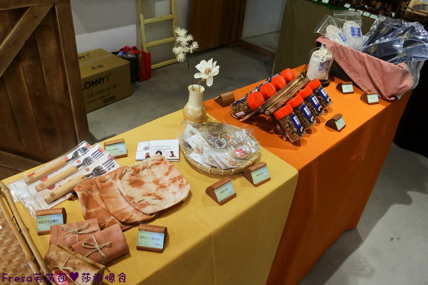 台南旅遊【山中的繽紛奇遇記│探索西拉雅文化】玉井芒果冰超沁涼＆左鎮老街DIY雪花糬喝咖啡│溫噹噹果園│熱情小子芒果冰│DIY絲絡刷刷棒│天埔社區風味餐│沐重光珈琲 - Fresa芙芮莎♥莎旅憶食