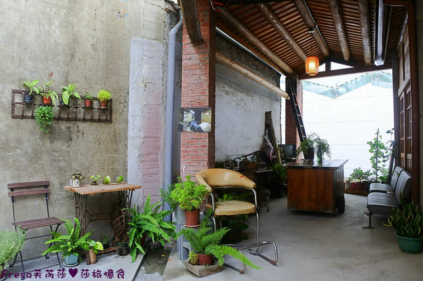 台南旅遊【山中的繽紛奇遇記│探索西拉雅文化】玉井芒果冰超沁涼＆左鎮老街DIY雪花糬喝咖啡│溫噹噹果園│熱情小子芒果冰│DIY絲絡刷刷棒│天埔社區風味餐│沐重光珈琲 - Fresa芙芮莎♥莎旅憶食