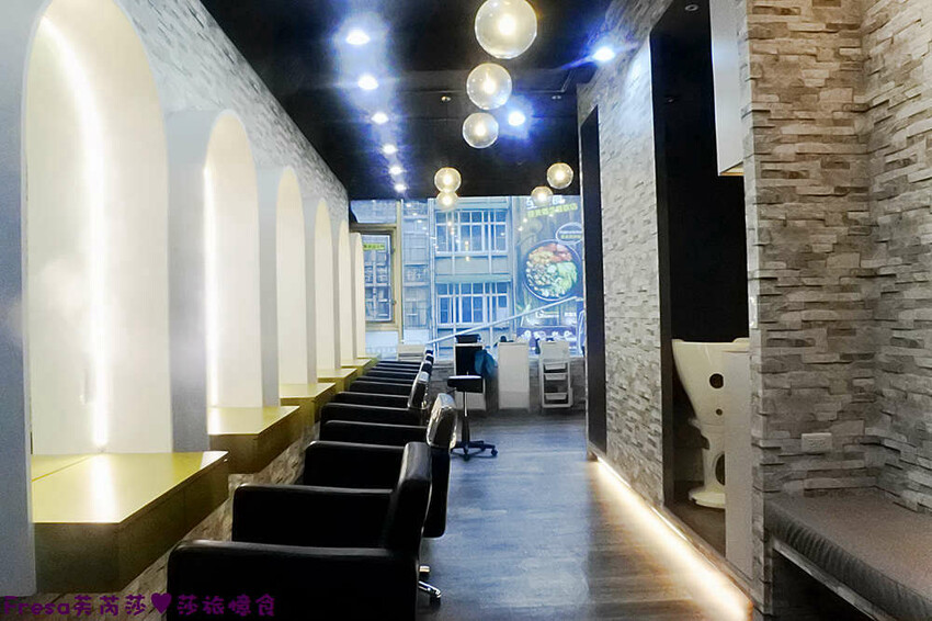 屏東染髮【UN hair salon】近觀光夜市商圈.霧棕色挑染橘紅系.打造女孩潮流品味│屏東燙髮│屏東火車站 - Fresa芙芮莎♥莎旅憶食