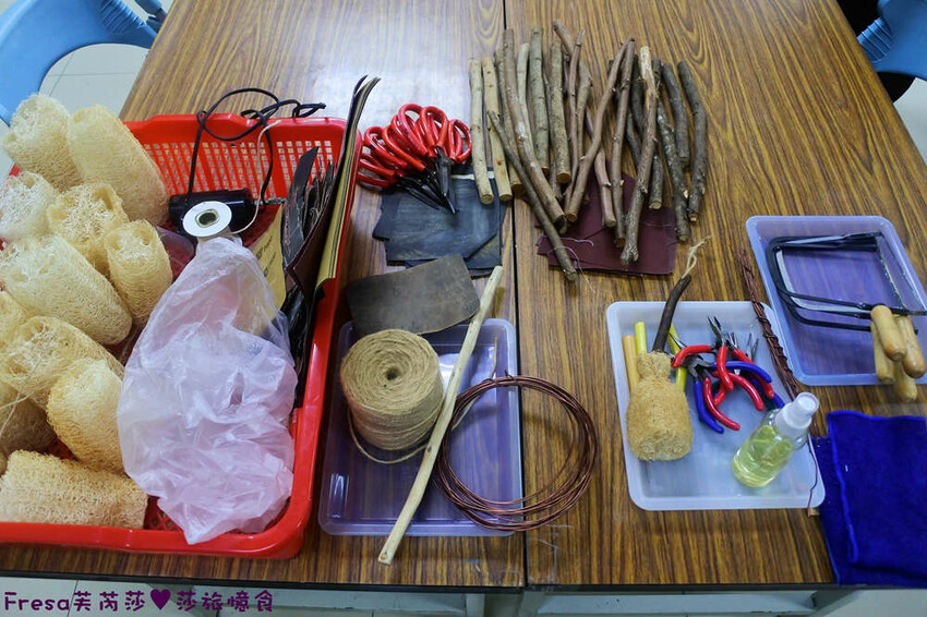 台南旅遊【山中的繽紛奇遇記│探索西拉雅文化】玉井芒果冰超沁涼＆左鎮老街DIY雪花糬喝咖啡│溫噹噹果園│熱情小子芒果冰│DIY絲絡刷刷棒│天埔社區風味餐│沐重光珈琲 - Fresa芙芮莎♥莎旅憶食