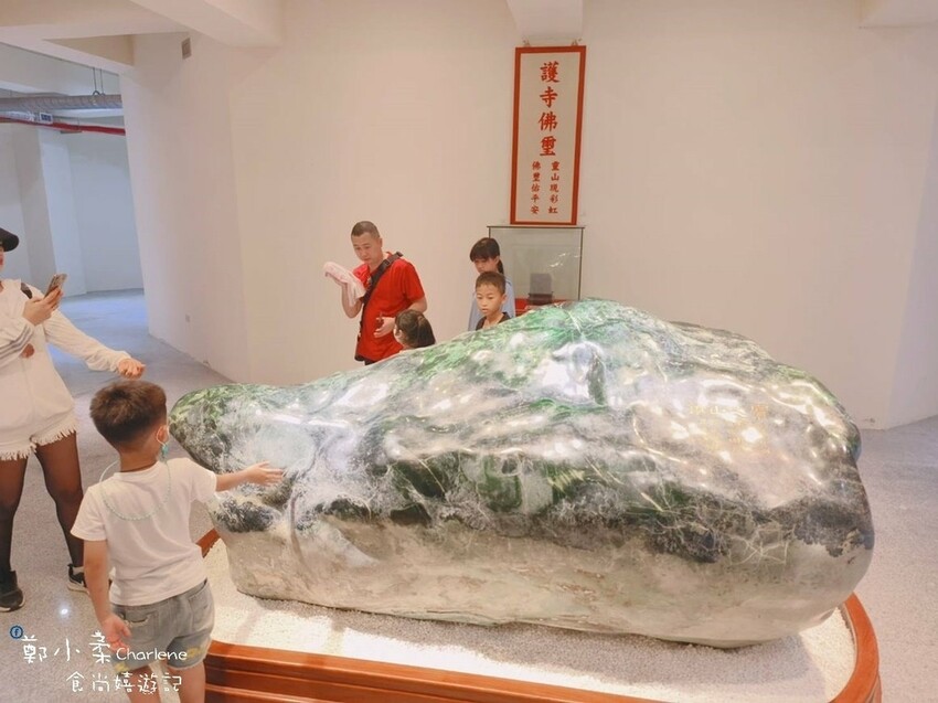 高雄六龜|彩虹山大佛-7層樓高巨大雄偉佛像.六龜必訪免費景點.不老溫泉附近