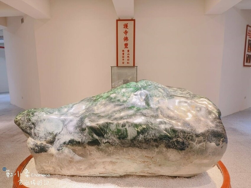 高雄六龜|彩虹山大佛-7層樓高巨大雄偉佛像.六龜必訪免費景點.不老溫泉附近