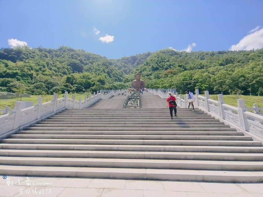 高雄六龜|彩虹山大佛-7層樓高巨大雄偉佛像.六龜必訪免費景點.不老溫泉附近