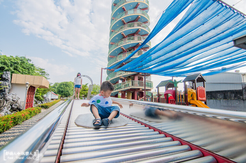 麻豆代天府｜ 一個可以上天堂下地獄的景點，超長的滾輪溜滑梯是小朋友的最愛～