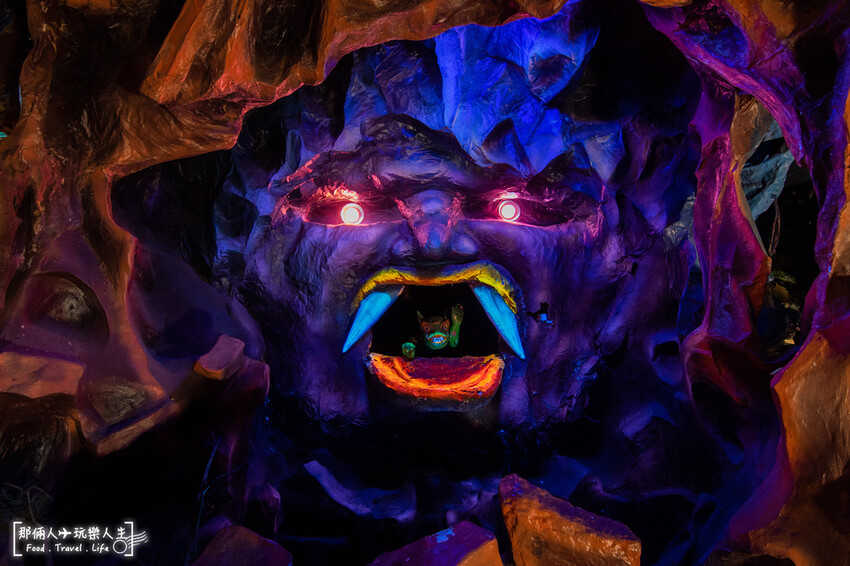 麻豆代天府｜ 一個可以上天堂下地獄的景點，超長的滾輪溜滑梯是小朋友的最愛～