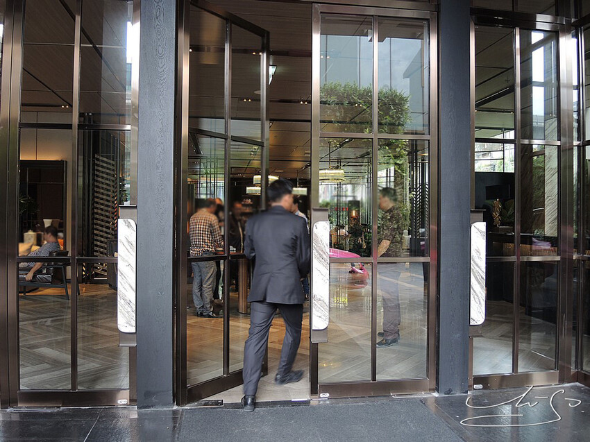 【曼谷飯店推薦】VIE Hotel Bangkok 曼谷VIE美憬閣酒店 ➤ 五星無邊際泳池，近地鐵，水門市場，Big C，四面