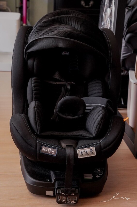 Chicco Seat3Fit Isofix安全汽座Air版 |ptt推薦安全座椅，成長型汽座可360旋轉，第三支撐腳輕鬆安裝！ - 艾薇覓食趣