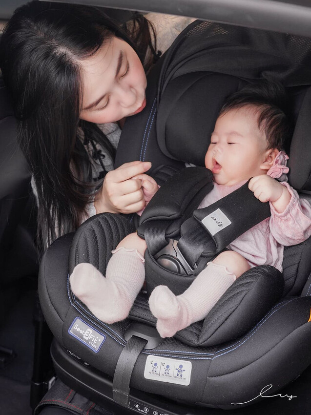 Chicco Seat3Fit Isofix安全汽座Air版 |ptt推薦安全座椅，成長型汽座可360旋轉，第三支撐腳輕鬆安裝！ - 艾薇覓食趣
