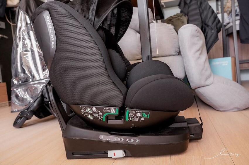 Chicco Seat3Fit Isofix安全汽座Air版 |ptt推薦安全座椅，成長型汽座可360旋轉，第三支撐腳輕鬆安裝！ - 艾薇覓食趣
