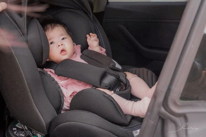 Chicco Seat3Fit Isofix安全汽座Air版 |ptt推薦安全座椅，成長型汽座可360旋轉，第三支撐腳輕鬆安裝！ - 艾薇覓食趣
