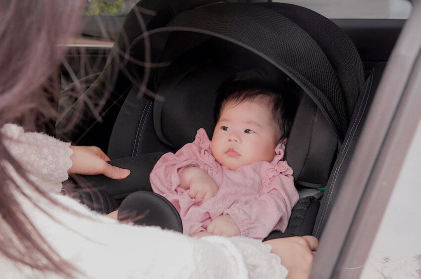 Chicco Seat3Fit Isofix安全汽座Air版 |ptt推薦安全座椅，成長型汽座可360旋轉，第三支撐腳輕鬆安裝！ - 艾薇覓食趣