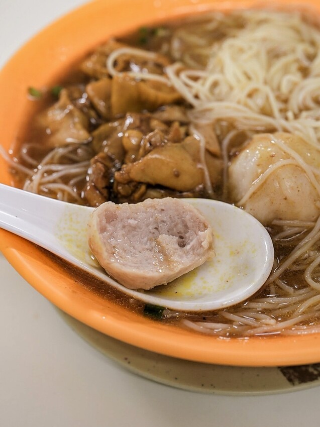 澳門|在地小吃馳名咖喱雞米!金利食店 氹仔店