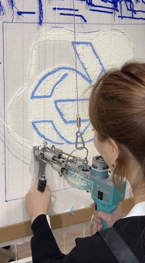 2023台北手作體驗推薦《JOMO做夢製所》用簇絨槍搭配首創「無重力系統」輕鬆製作手作地毯！松山區DIY體驗