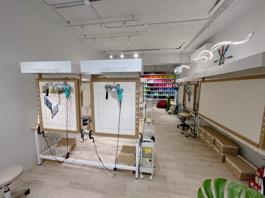 2023台北手作體驗推薦《JOMO做夢製所》用簇絨槍搭配首創「無重力系統」輕鬆製作手作地毯！松山區DIY體驗