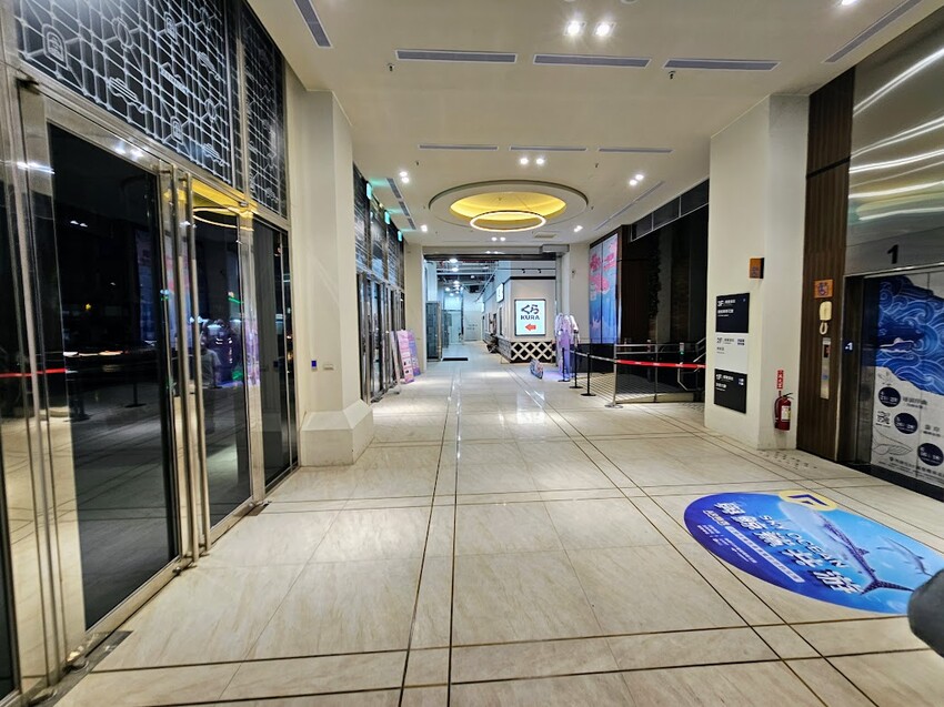 [旅遊]基隆 麗都蝶客花園 免費景點 賞遼闊基隆海港景觀 還可參與 期間限定 體驗免費AR虛擬實境 與鯨鯊共游