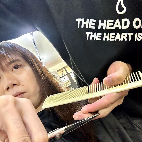 板橋府中洗髮剪髮推薦/御用髮廊/居髮廊-府中店/定期修剪長髮與瀏海，打造屬於我的美麗長髮造型