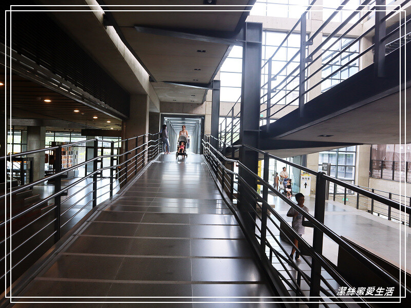 鶯歌陶瓷博物館-不僅有夏日免費戲水!室內展館X戶外藝術園區~寓教於樂親子景點