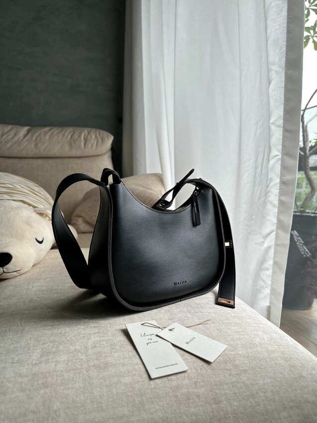 Ｍerite 法國時尚復古馬鞍包單肩背包｜耐刮、耐磨、皮革大容量｜一個包包4種背法｜背帶4格可調｜奶茶杏、淺棕、黑色 - 萍姐愛分享