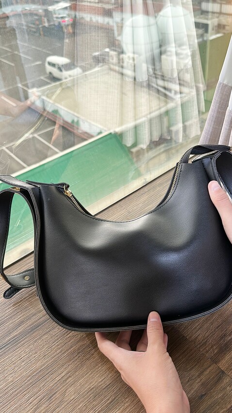 Ｍerite 法國時尚復古馬鞍包單肩背包｜耐刮、耐磨、皮革大容量｜一個包包4種背法｜背帶4格可調｜奶茶杏、淺棕、黑色 - 萍姐愛分享