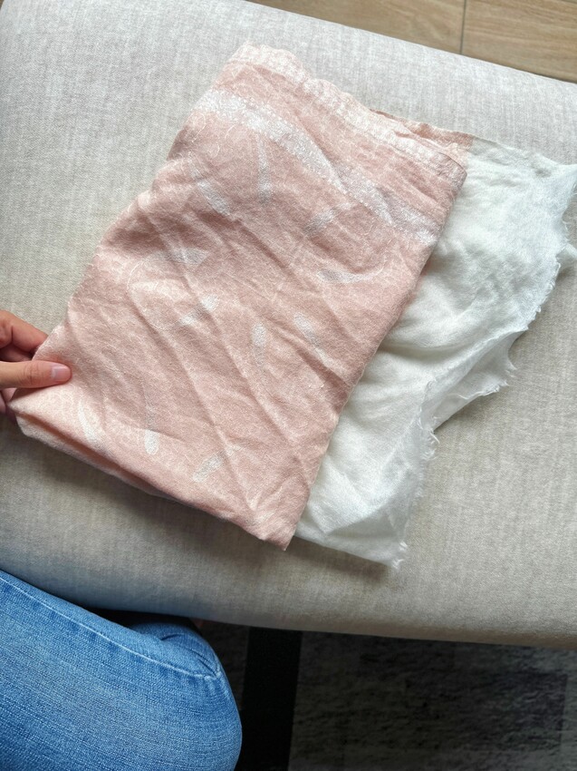 2023夏日羊毛披肩穿搭｜小資女孩必學披肩穿搭術｜簡單步驟 一週穿搭不重樣｜艾可繡-繡花機織高級細羊毛披肩 - 萍姐愛分享