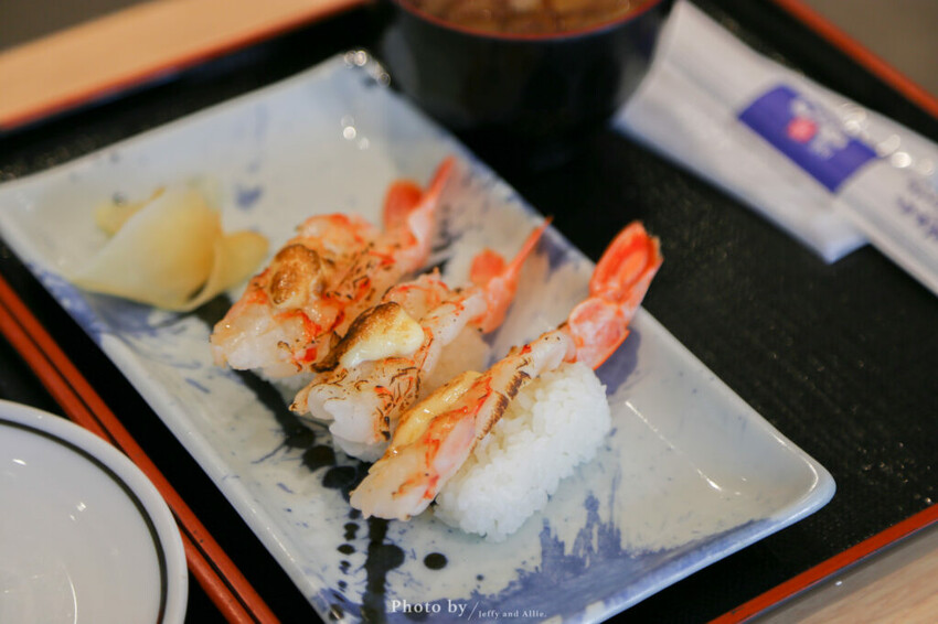 【函館美食】函館海鮮市場本店，炙燒起士蝦、生魚片握壽司、帆立貝湯，新鮮便宜！