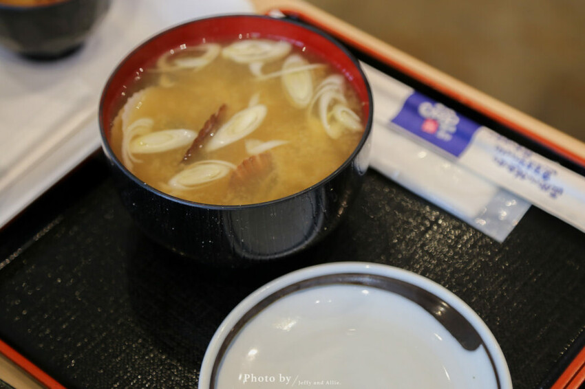 【函館美食】函館海鮮市場本店，炙燒起士蝦、生魚片握壽司、帆立貝湯，新鮮便宜！