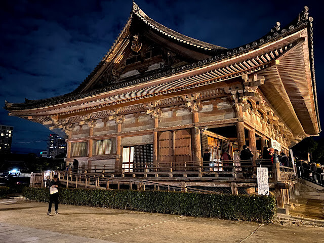 大阪四天王寺，體驗日本跨年莊嚴且平靜的跨年活動