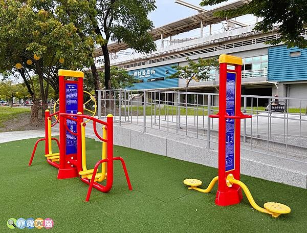 ★屏東公園★ 林邊共融公園,飛天火車和蓮霧森林探險公園,鄰近林邊車站一次就能玩兩個遊戲場