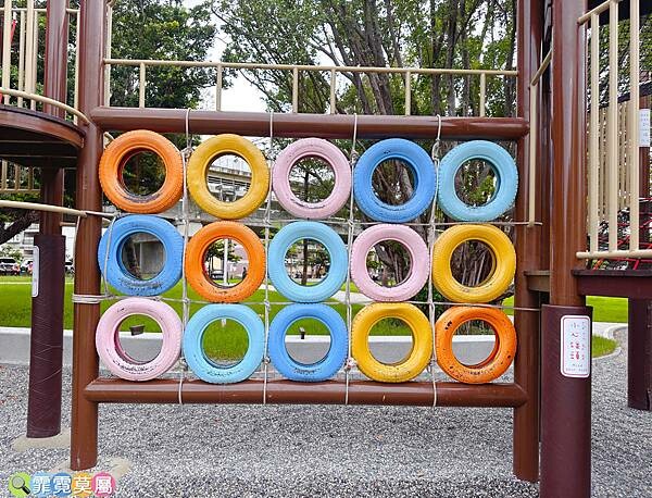 ★屏東公園★ 林邊共融公園,飛天火車和蓮霧森林探險公園,鄰近林邊車站一次就能玩兩個遊戲場