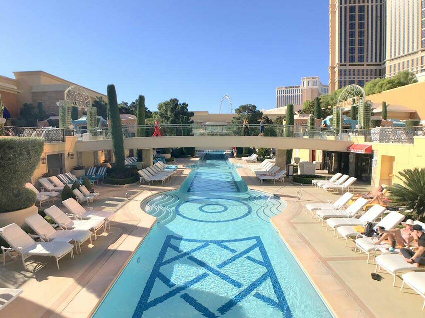 swimming pool of Wynn Las Vegas swimming pool of Wynn Las Vegas