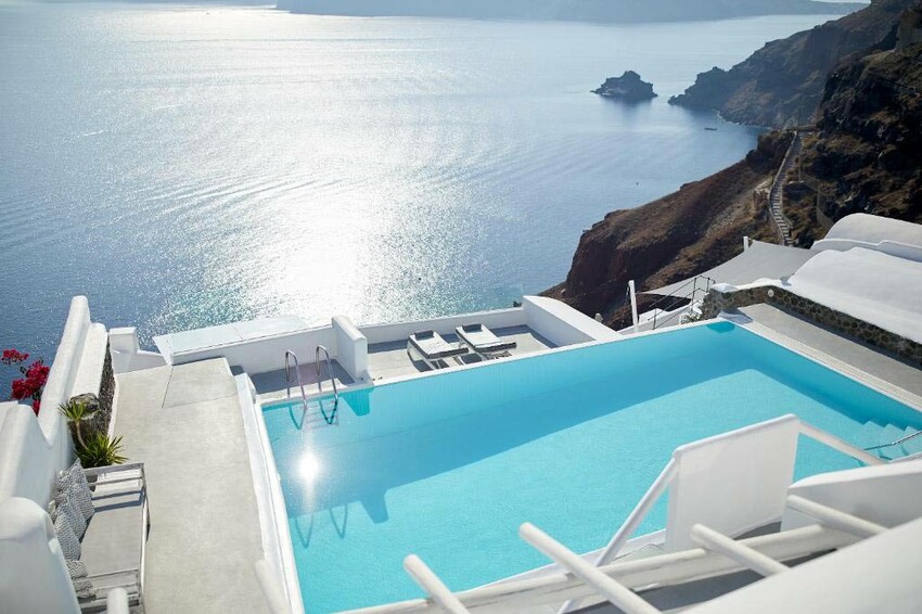 santorini-hotels