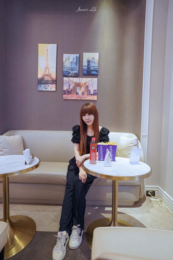 【台中南屯|景點】台中文心秀泰影城-丹普廳。文心秀泰,躺在40萬電動床舒服看電影,VIP零食區及600元美食