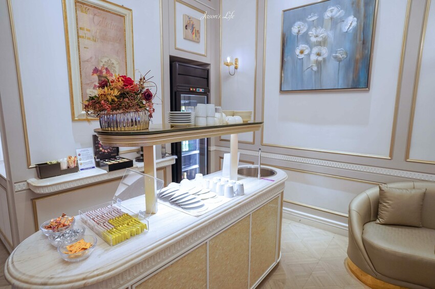 【台中南屯|景點】台中文心秀泰影城-丹普廳。文心秀泰,躺在40萬電動床舒服看電影,VIP零食區及600元美食