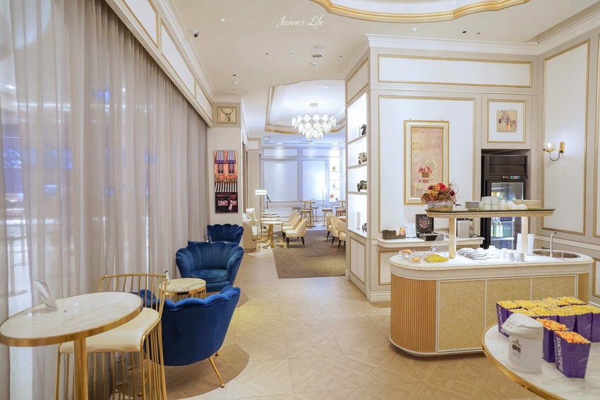 【台中南屯|景點】台中文心秀泰影城-丹普廳。文心秀泰,躺在40萬電動床舒服看電影,VIP零食區及600元美食