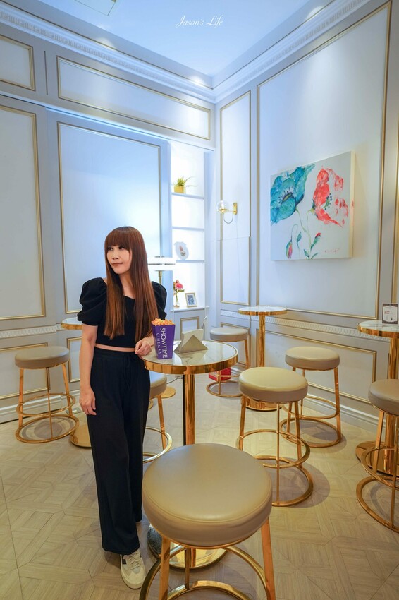 【台中南屯|景點】台中文心秀泰影城-丹普廳。文心秀泰,躺在40萬電動床舒服看電影,VIP零食區及600元美食