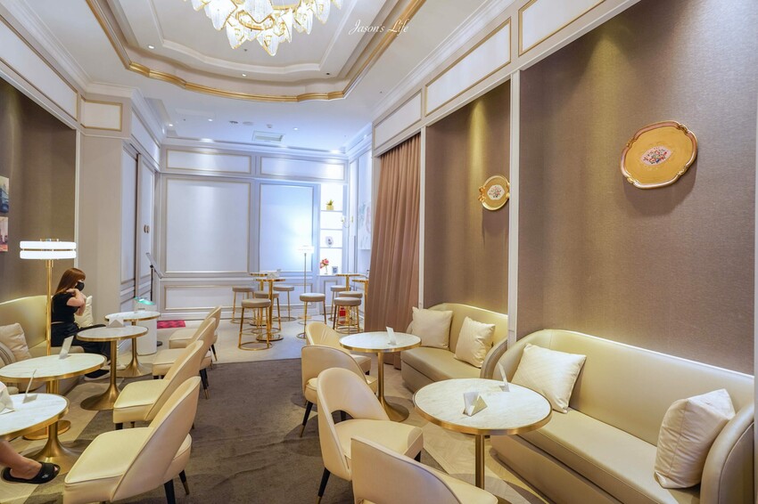 【台中南屯|景點】台中文心秀泰影城-丹普廳。文心秀泰,躺在40萬電動床舒服看電影,VIP零食區及600元美食