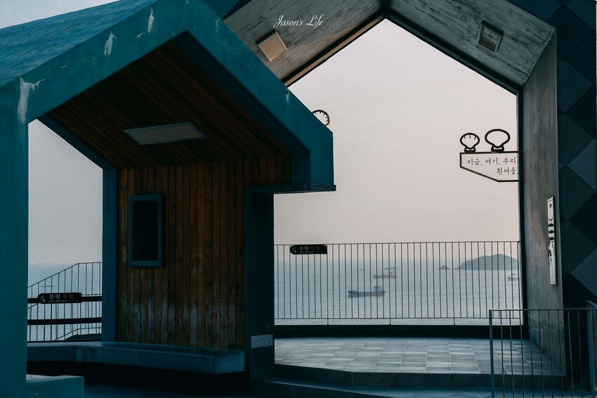 【韓國釜山｜景點】白淺灘文化村(흰여울문화마을)。影島必去景點，無數間海景咖啡廳，欣賞夕陽的約會散步景