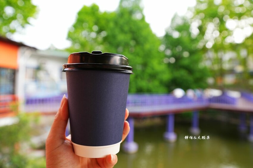 近水樓台湖畔森林咖啡