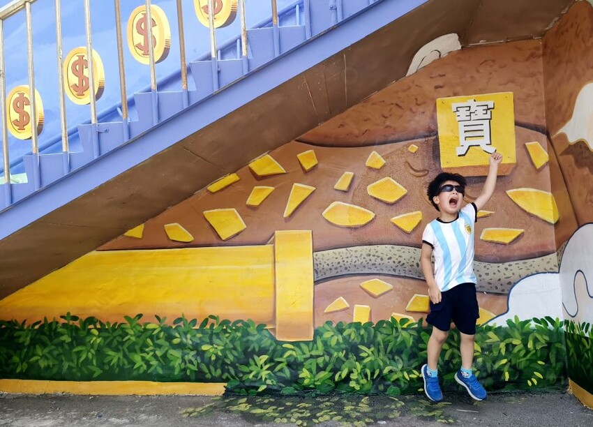 【財神廟】桃園海福宮.最新敲金磚、接超大金塊彩繪牆!