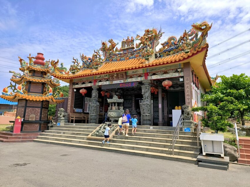 【財神廟】桃園海福宮.最新敲金磚、接超大金塊彩繪牆!