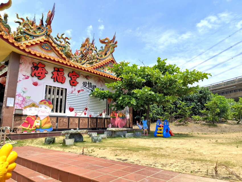 【財神廟】桃園海福宮.最新敲金磚、接超大金塊彩繪牆!