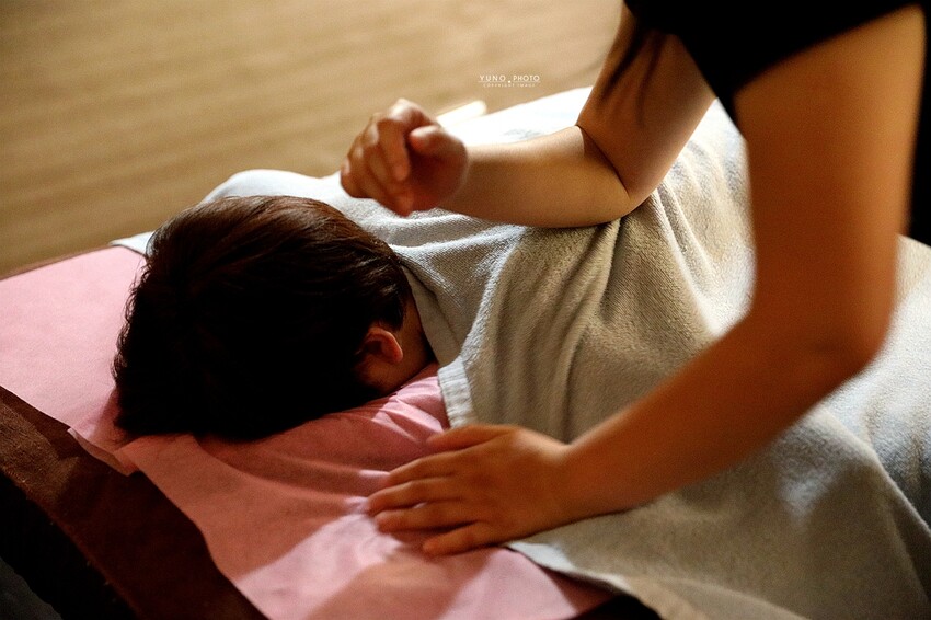 台中西區勤美精油按摩推薦！芳療精油按摩跟身體來場心靈對話吧｜舒活養生館